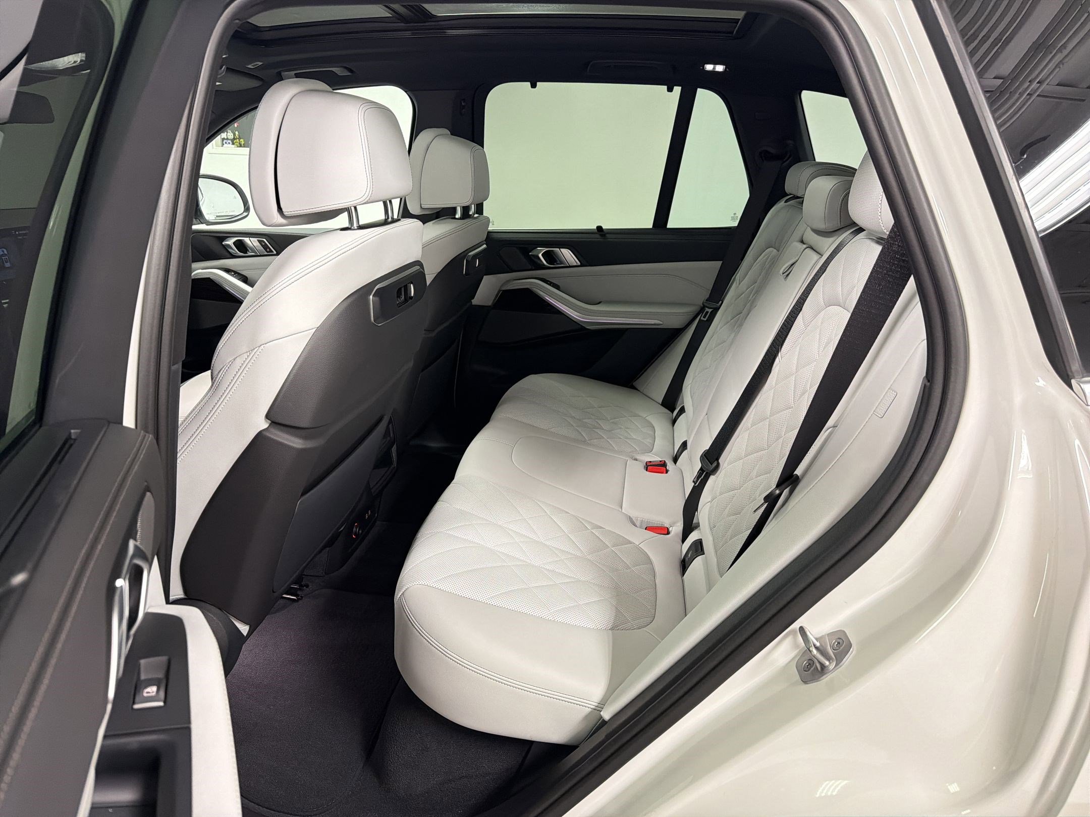 Certified 2024 BMW X5 xDrive40i w/ Premium Package image 27