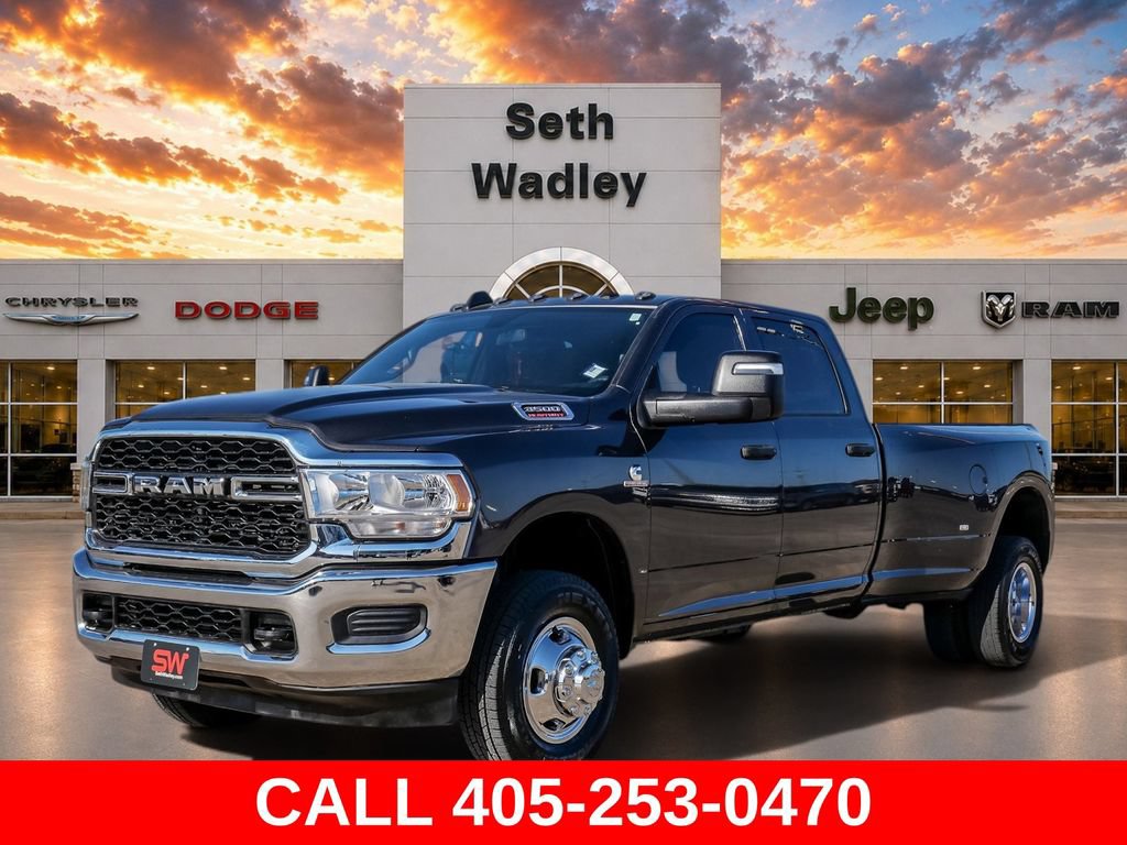 Used 2024 RAM 3500 Tradesman w/ Chrome Appearance Group AWD/4WD image 3