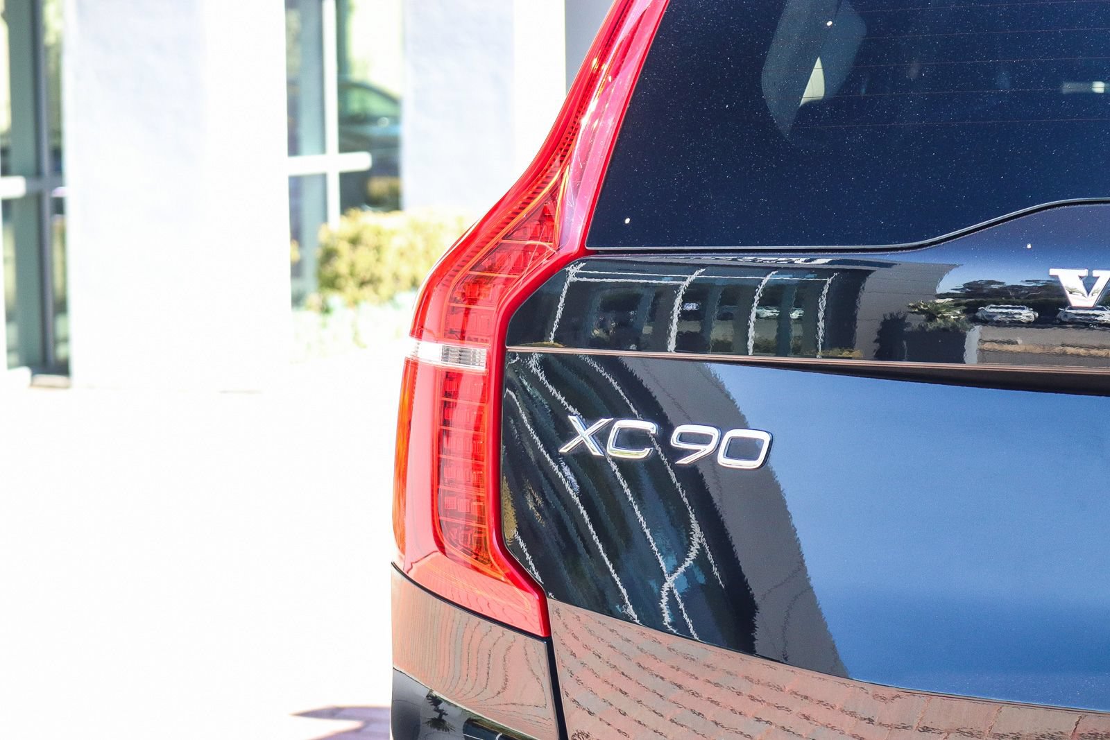 Used 2023 Volvo XC90 B5 Core w/ Protection Package Premier AWD/4WD image 9