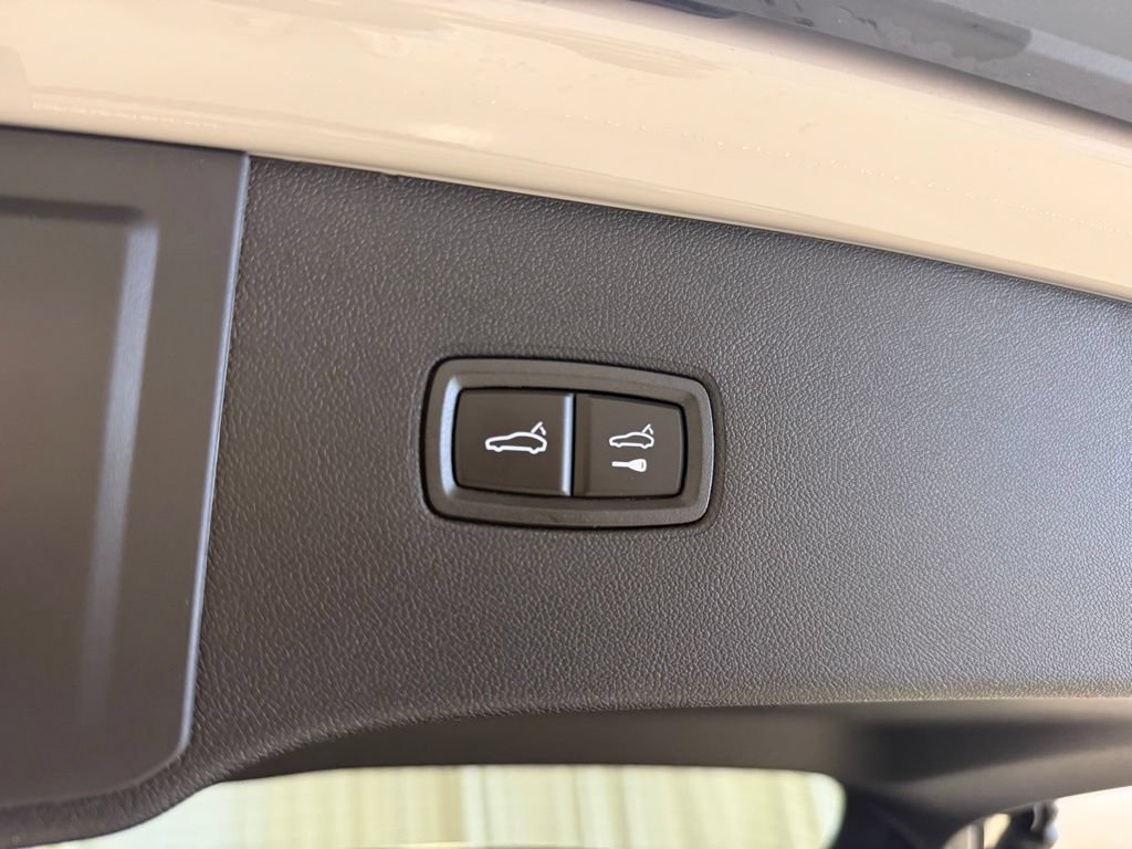 Certified 2026 Porsche Cayenne E-Hybrid AWD/4WD image 32