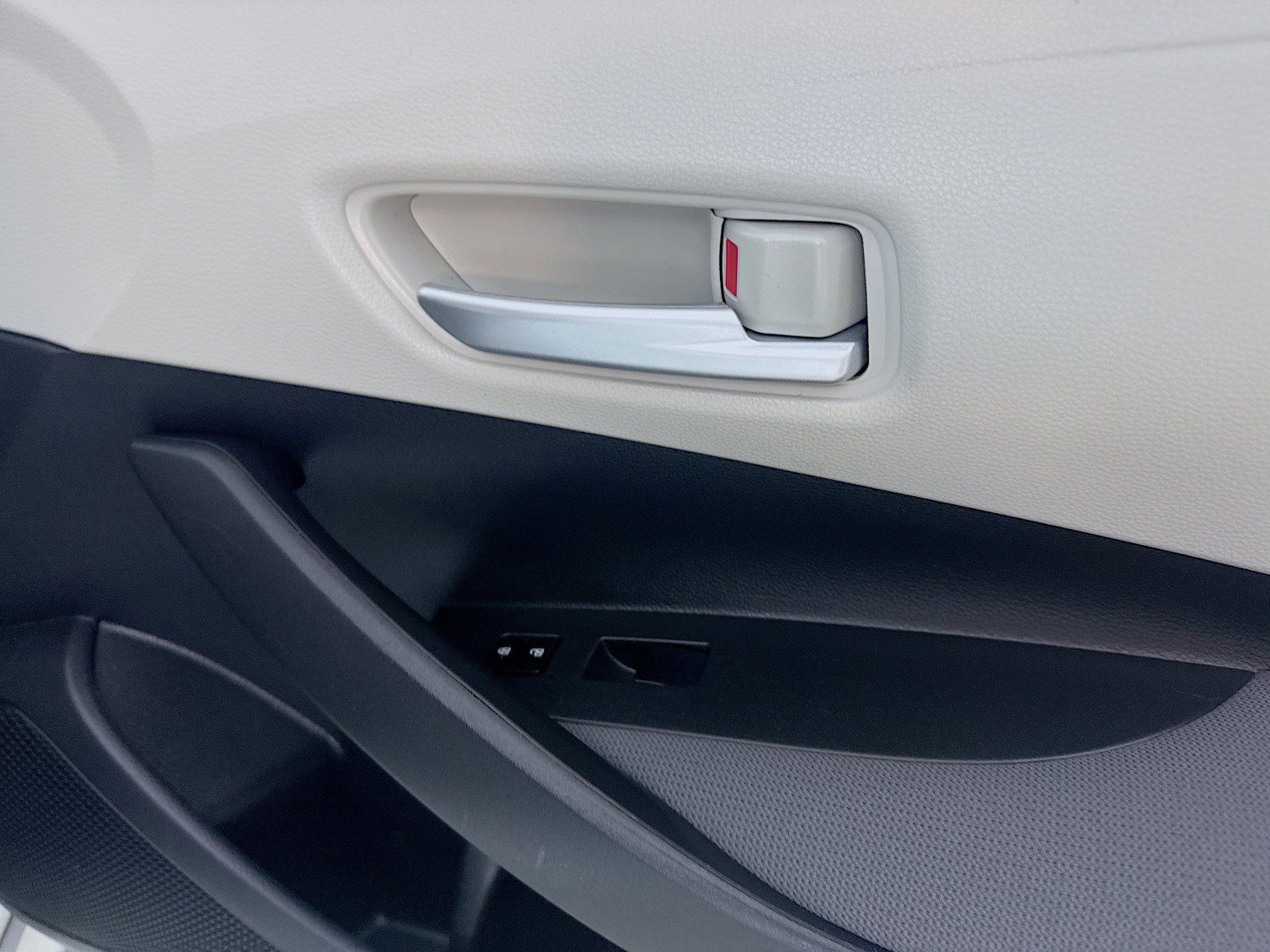 Used 2021 Toyota Corolla L FWD image 30