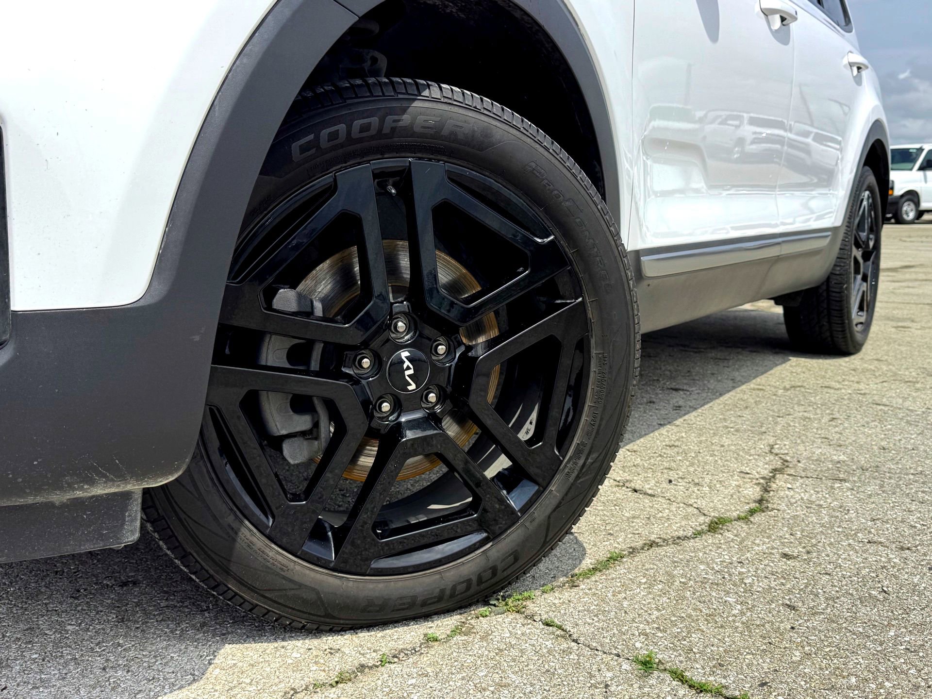 Used 2023 Kia Telluride EX X-Line AWD/4WD image 2