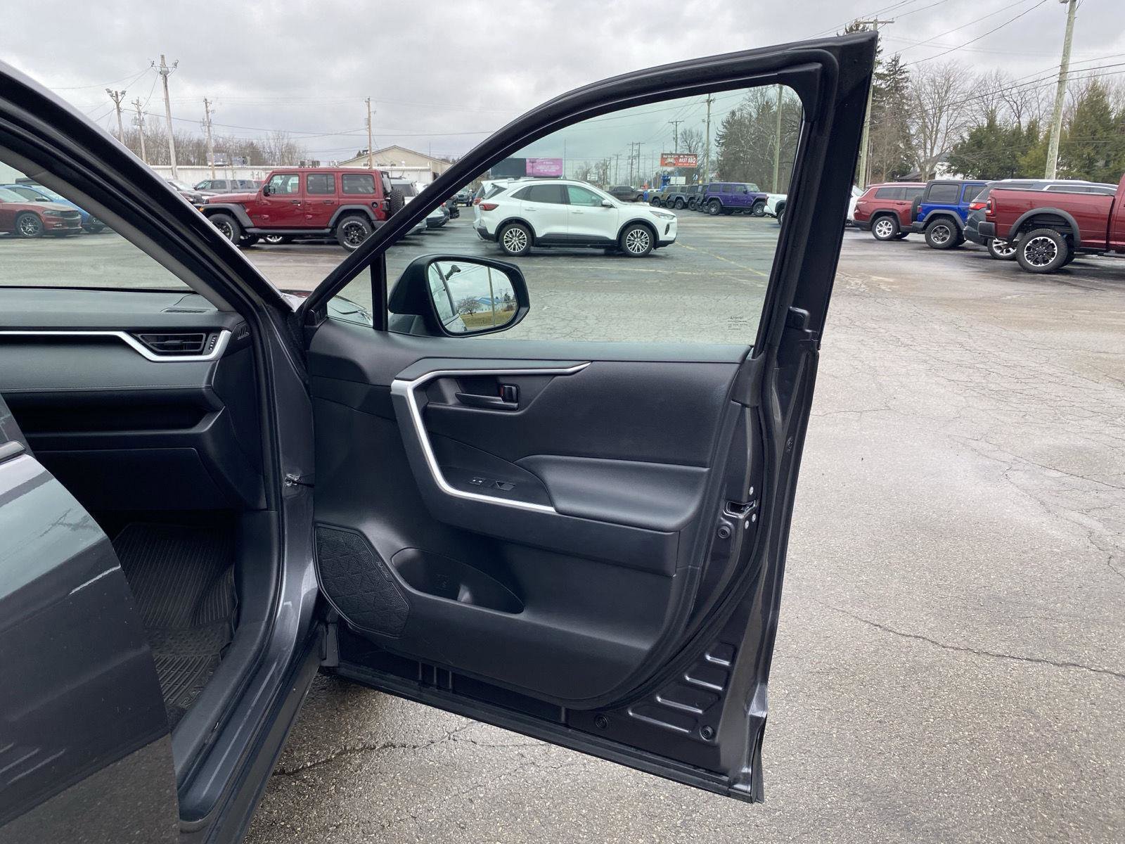 Used 2025 Toyota RAV4 LE image 35