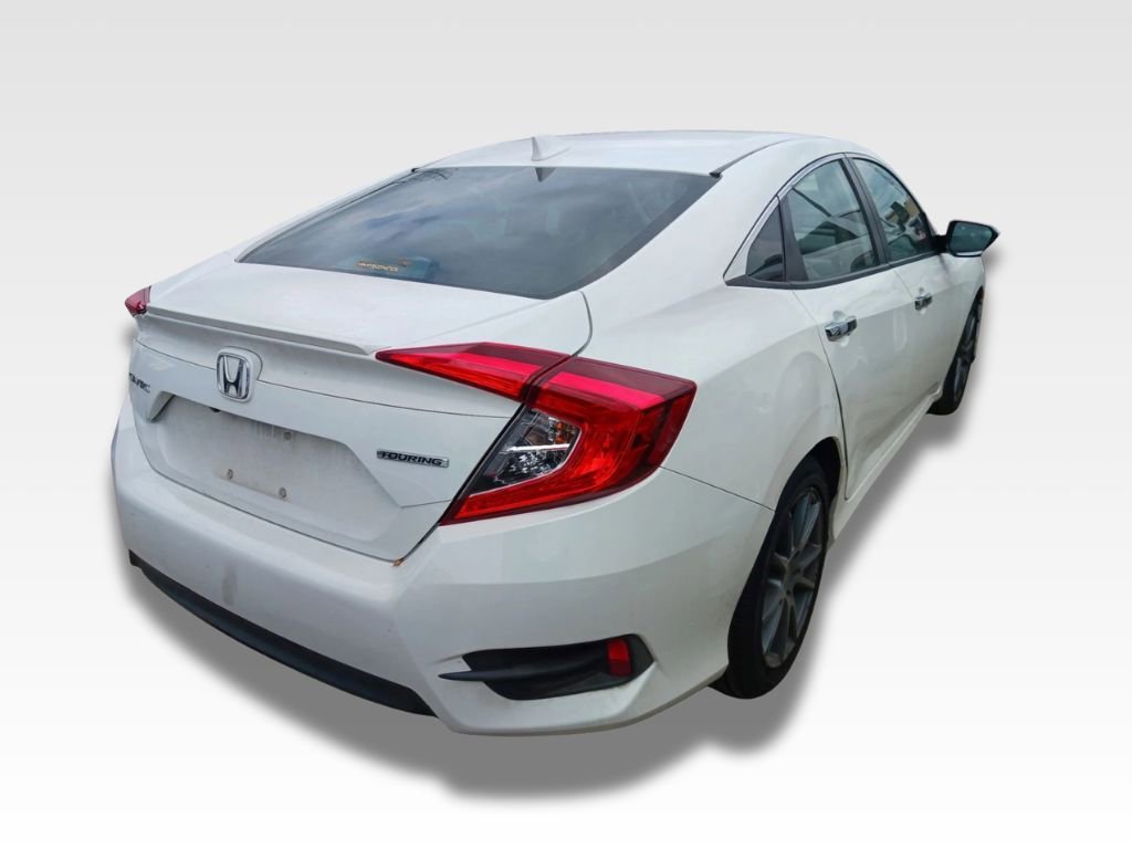 Used 2018 Honda Civic Touring image 4