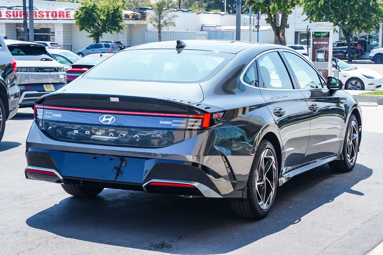 Used 2025 Hyundai Sonata SEL FWD image 4