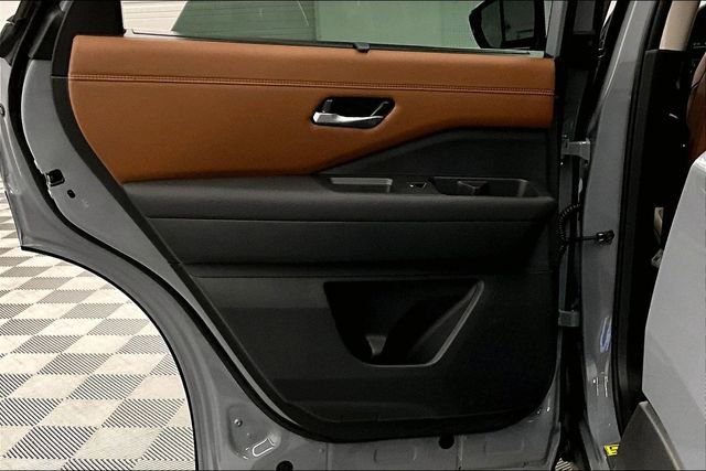 New 2026 Nissan Pathfinder Platinum AWD/4WD image 35