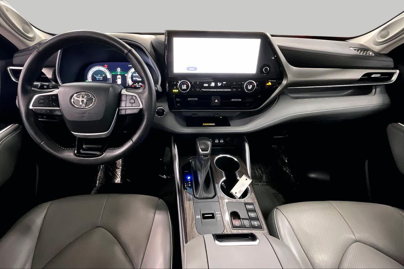 Used 2023 Toyota Highlander Limited AWD/4WD image 16