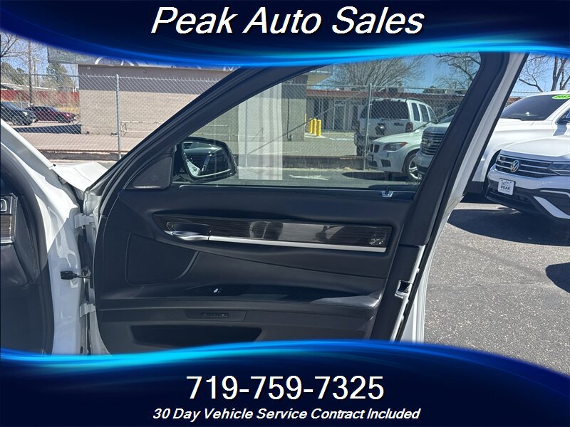 Used 2015 BMW 750i xDrive AWD/4WD image 33