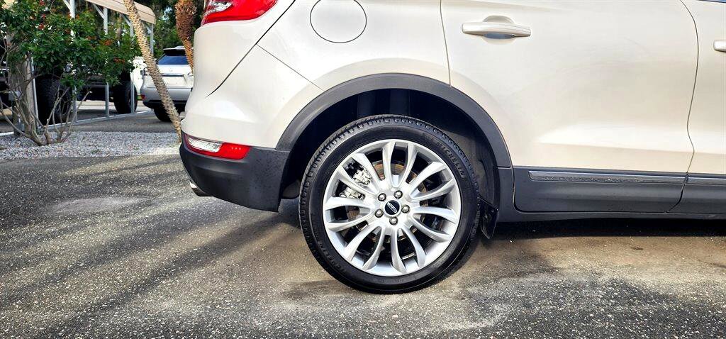 Used 2017 Lincoln MKC Reserve image 13