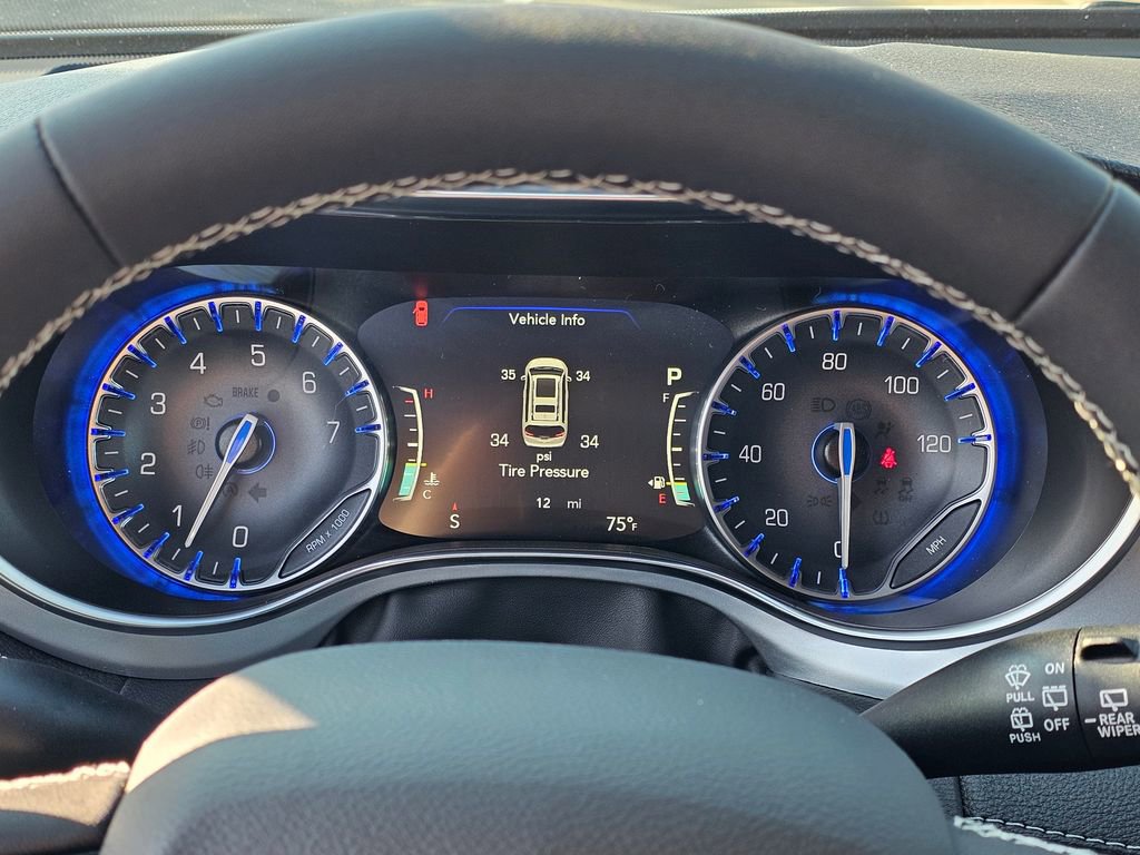 New 2026 Chrysler Pacifica Limited image 18