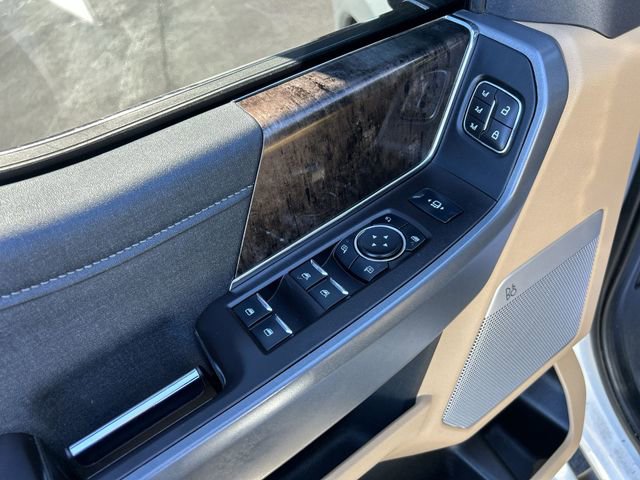 Used 2024 Ford F350 Lariat w/ Chrome Package image 19