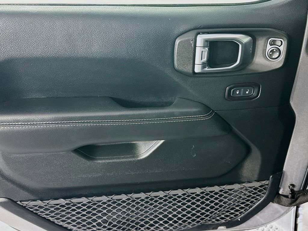 Used 2018 Jeep Wrangler Unlimited Sahara image 24