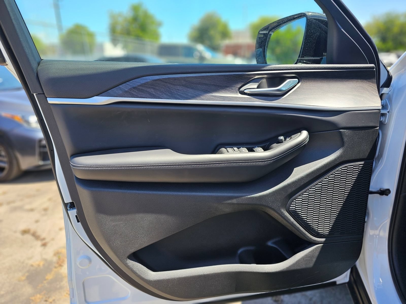 New 2026 Jeep Grand Cherokee L Altitude RWD image 19