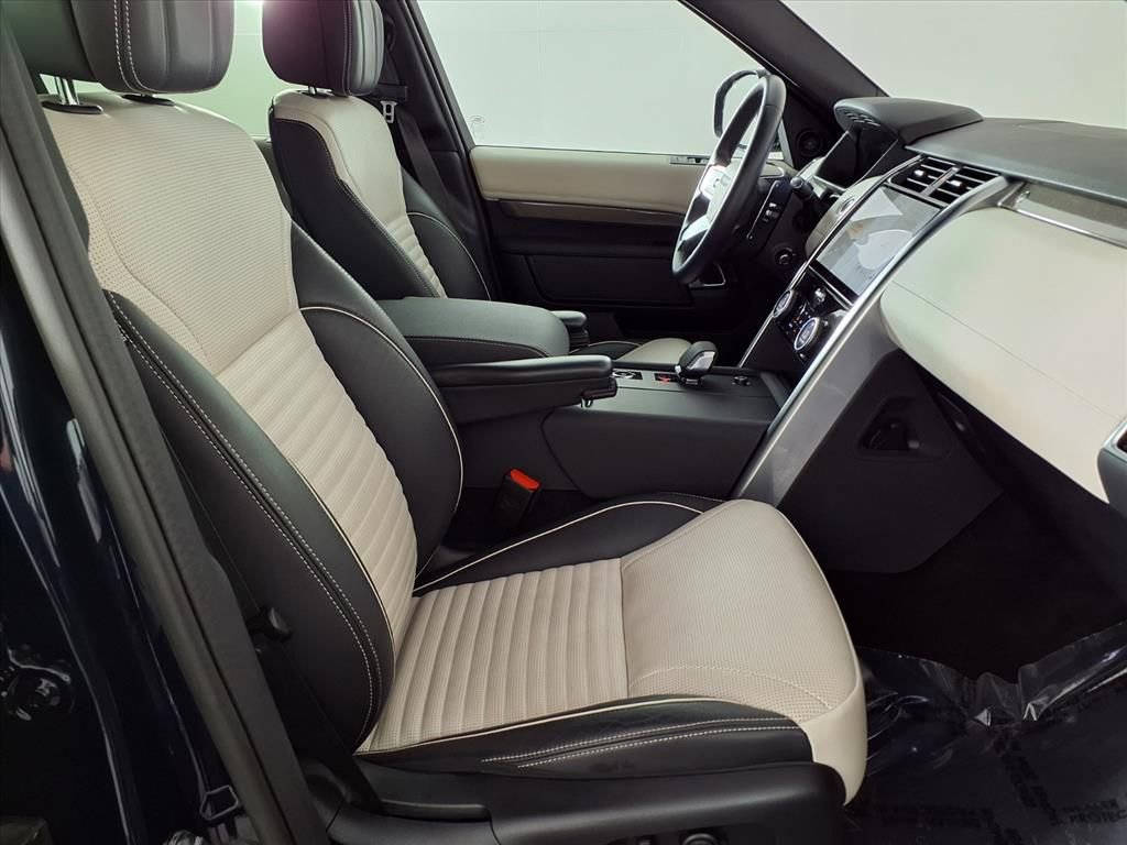 Used 2023 Land Rover Discovery HSE R-Dynamic image 9