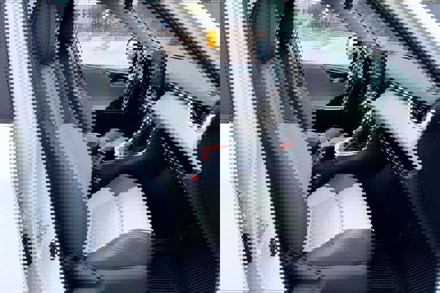 Used 2023 Toyota RAV4 Adventure w/ Convenience Package image 9