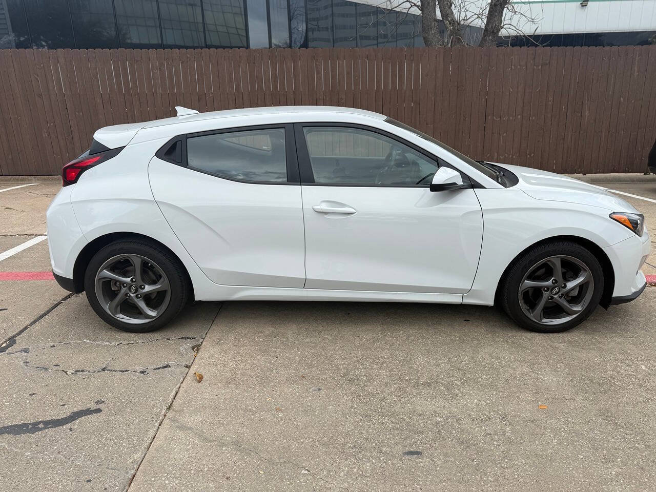 Used 2019 Hyundai Veloster 2.0 FWD image 7