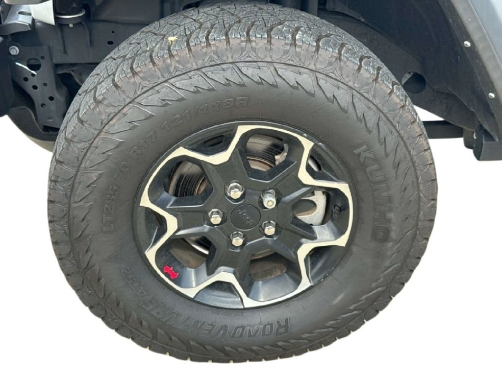 Used 2023 Jeep Wrangler Unlimited Rubicon w/ Cold Weather Group AWD/4WD image 11