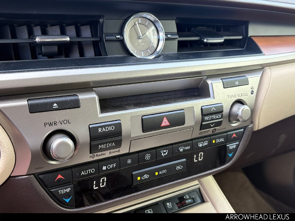 Used 2018 Lexus ES 300h w/ Luxury Package FWD image 28