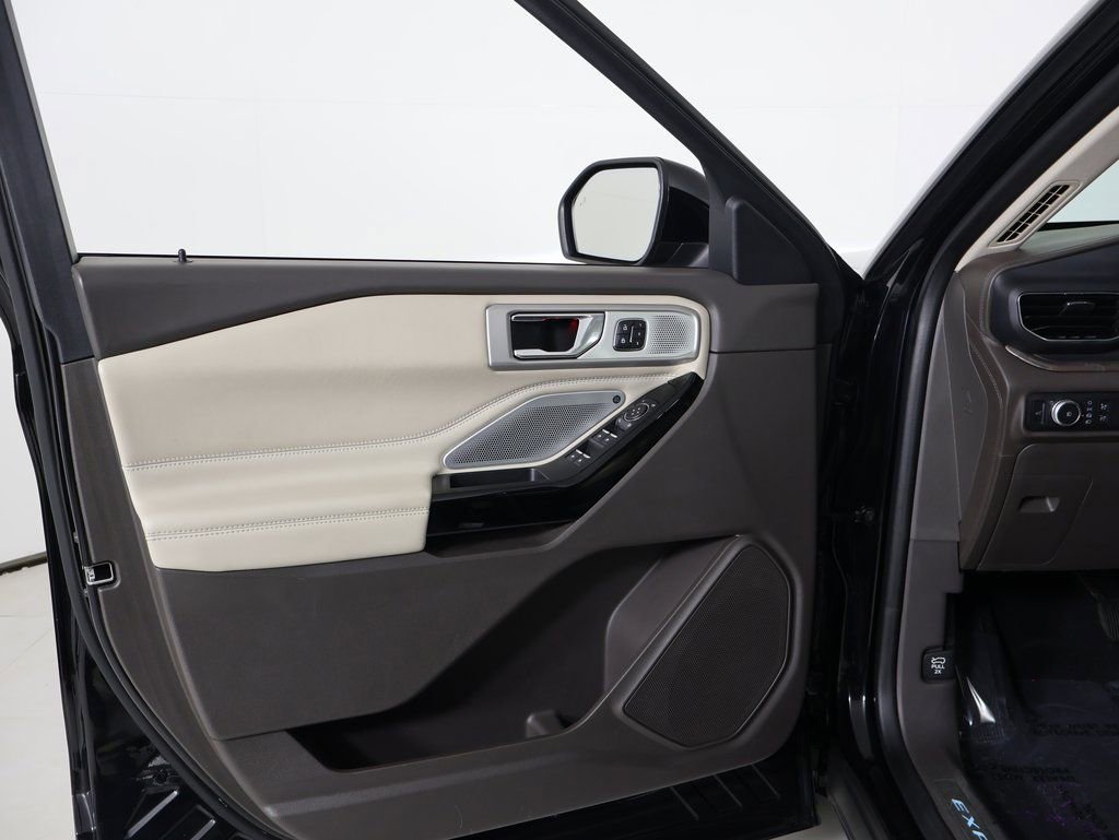 Used 2021 Ford Explorer Platinum w/ Equipment Group 601A image 23