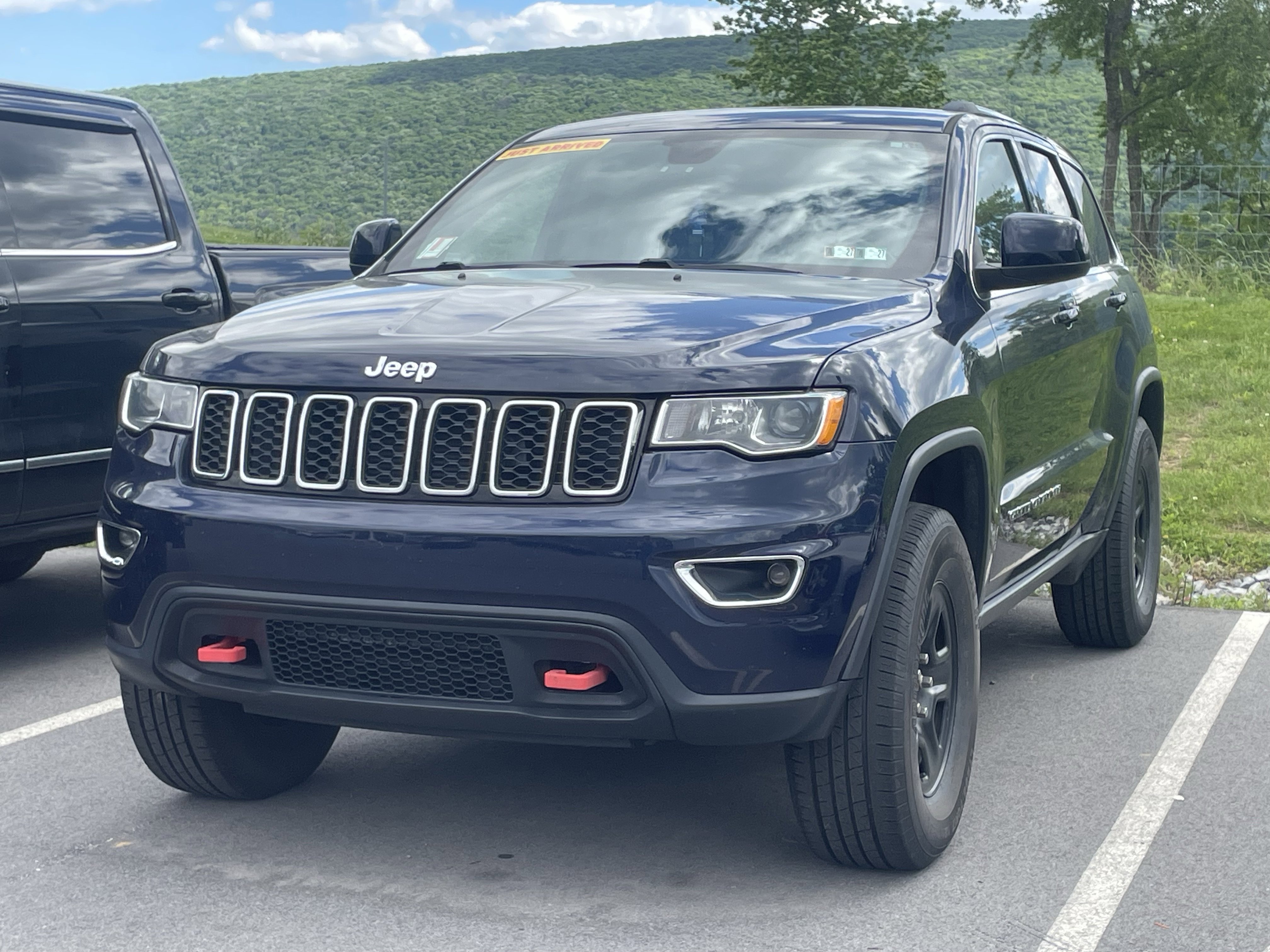 Used 2017 Jeep Grand Cherokee Laredo w/ Quick Order Package 23E AWD/4WD video 2