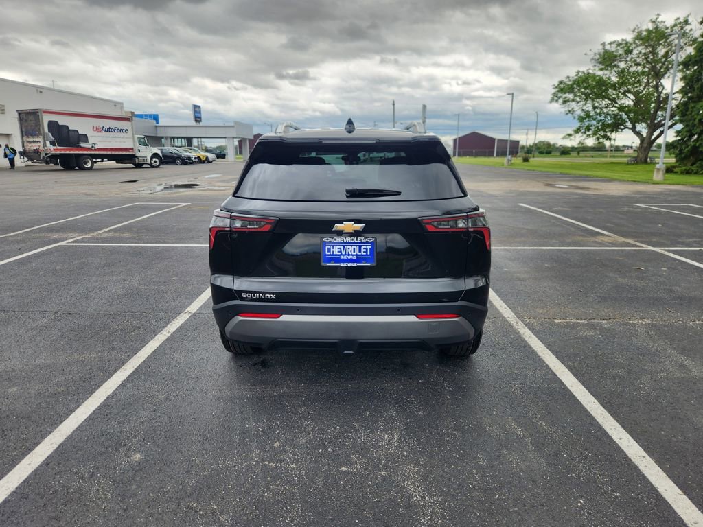 New 2026 Chevrolet Equinox LT w/ Convenience Package II FWD image 2