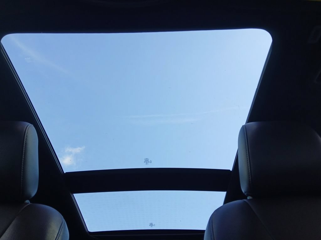 Used 2020 Ford Edge Titanium w/ Equipment Group 301A FWD image 7