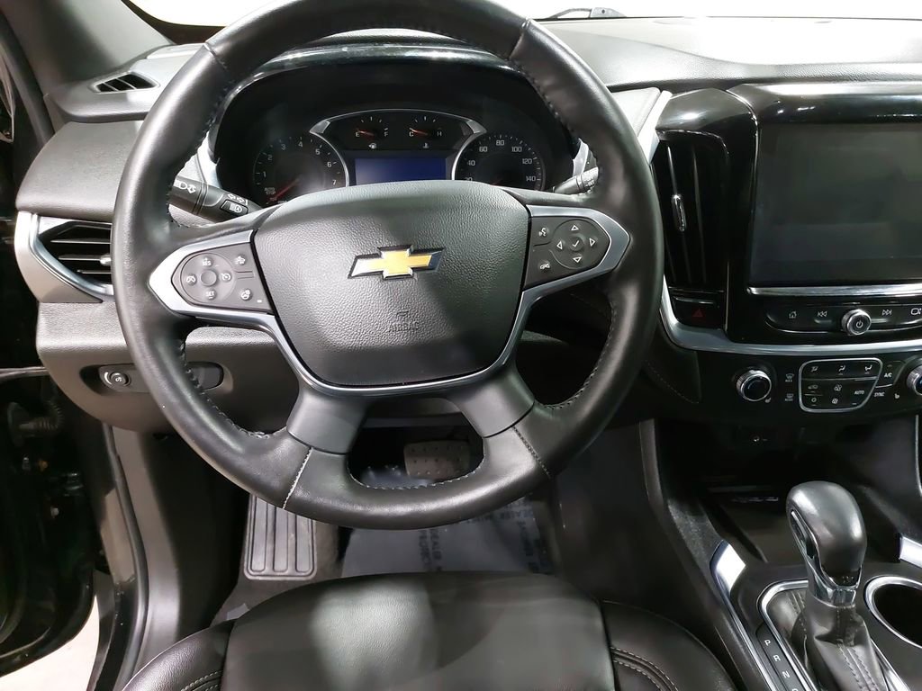 Used 2022 Chevrolet Traverse LT image 16