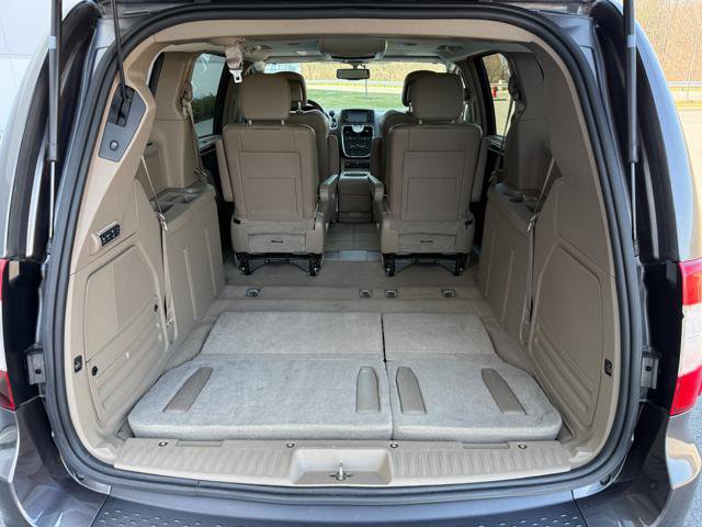 Used 2015 Chrysler Town & Country Limited Platinum w/ Trailer Tow Group FWD image 28