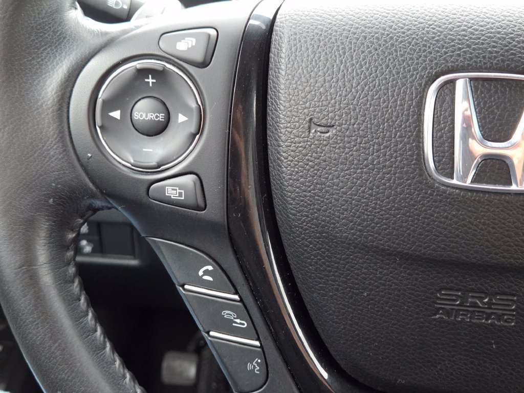 Used 2016 Honda Pilot Touring image 18