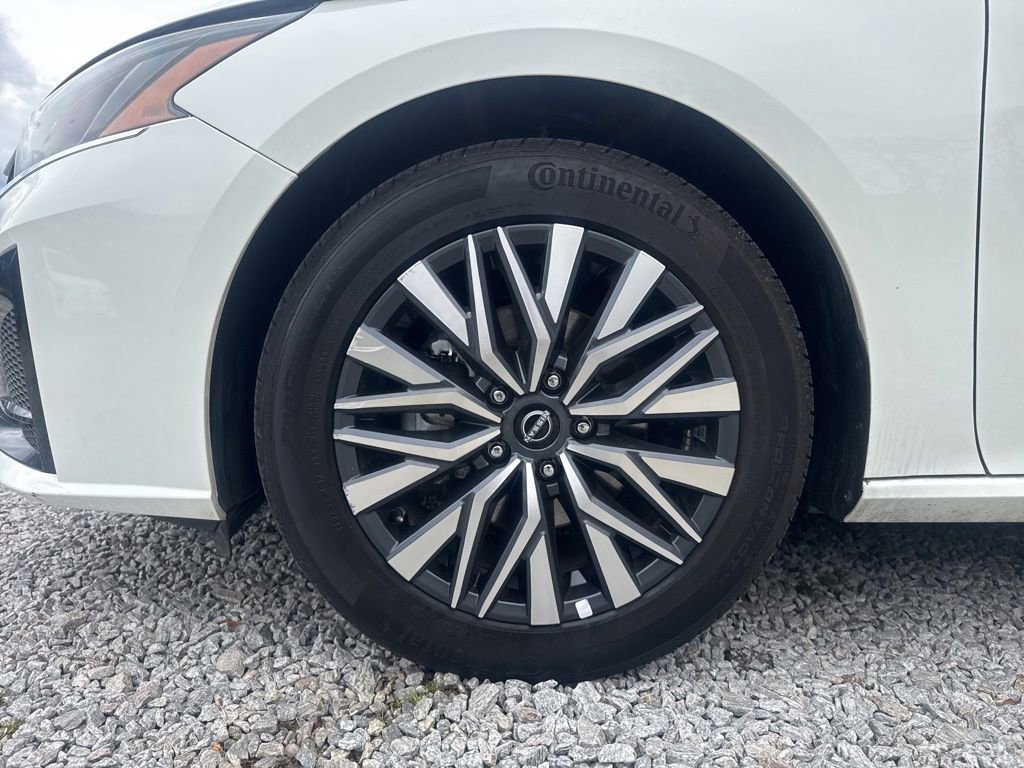 Used 2025 Nissan Altima 2.5 SV image 13