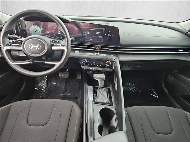 Certified 2024 Hyundai Elantra SEL image 21