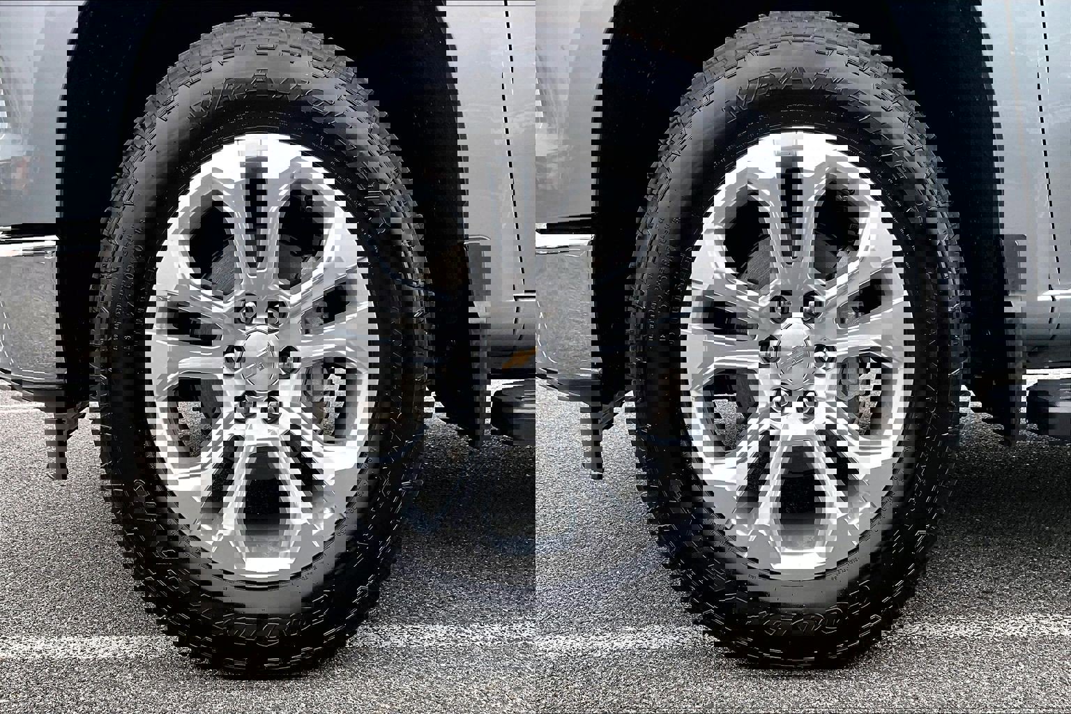 Used 2024 Chevrolet Silverado 1500 LTZ image 9