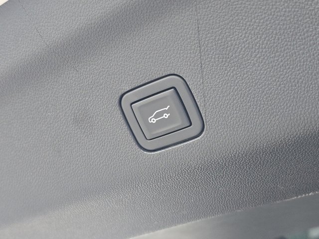 Used 2023 GMC Yukon XL AT4 w/ Technology Package AWD/4WD image 12