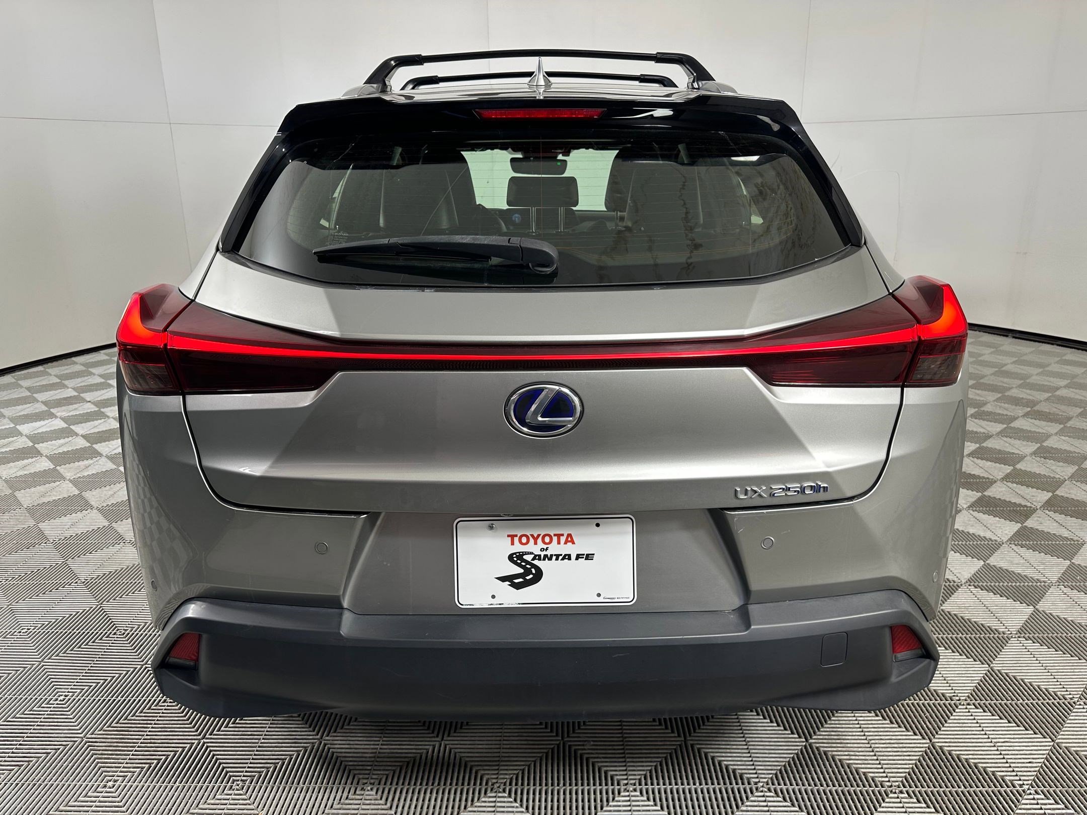 Used 2020 Lexus UX 250h w/ Premium Package image 10