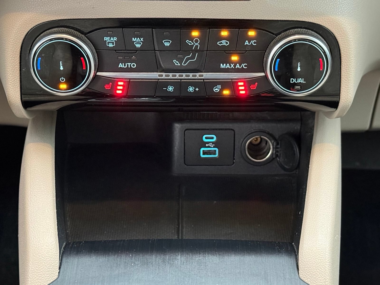 Used 2022 Ford Escape Titanium FWD image 22