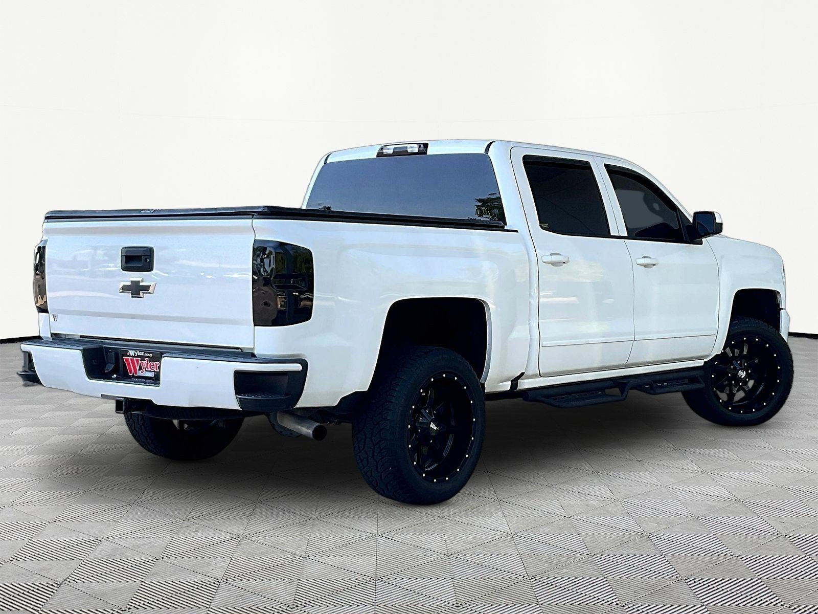 Used 2017 Chevrolet Silverado 1500 LT w/ All Star Edition AWD/4WD image 6