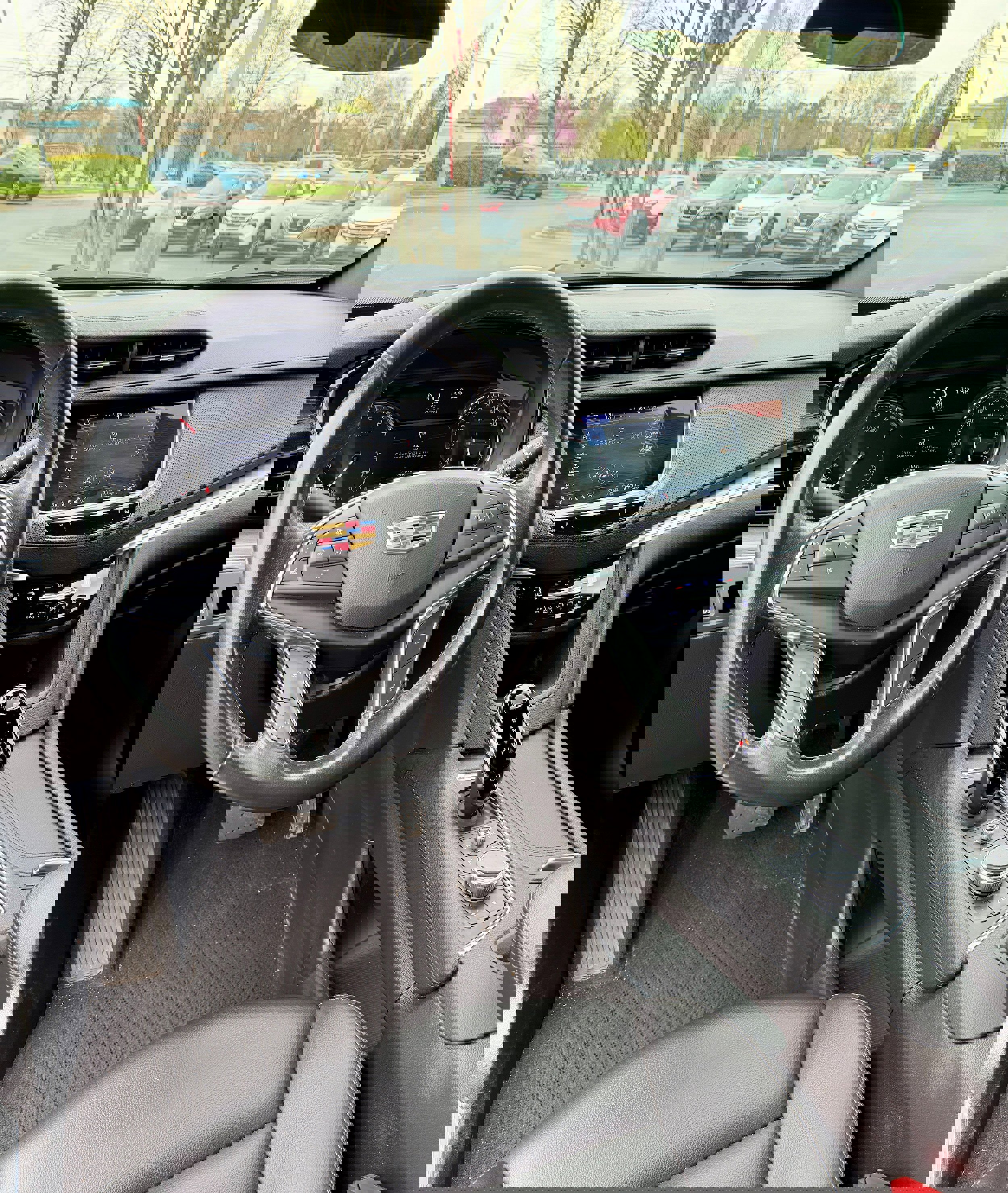 Used 2022 Cadillac XT5 Luxury w/ LPO, ONYX Package image 12