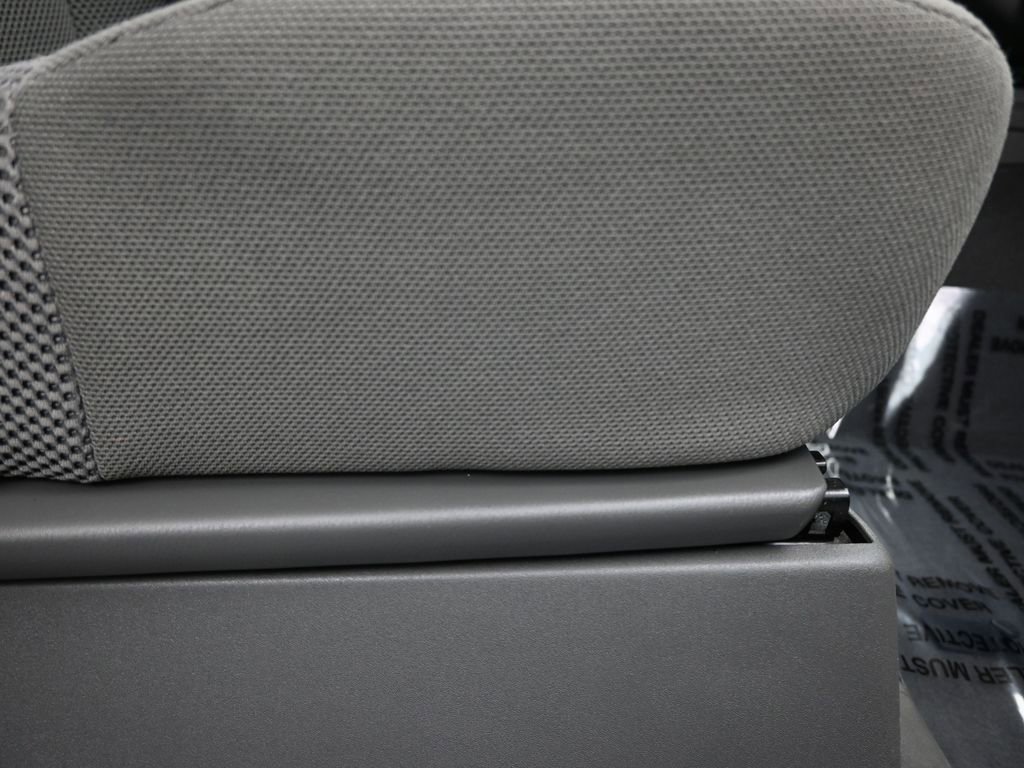 Used 2019 Nissan Frontier SV image 12
