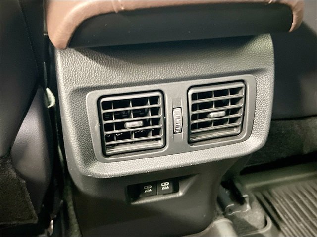 Used 2021 Toyota Venza XLE image 27