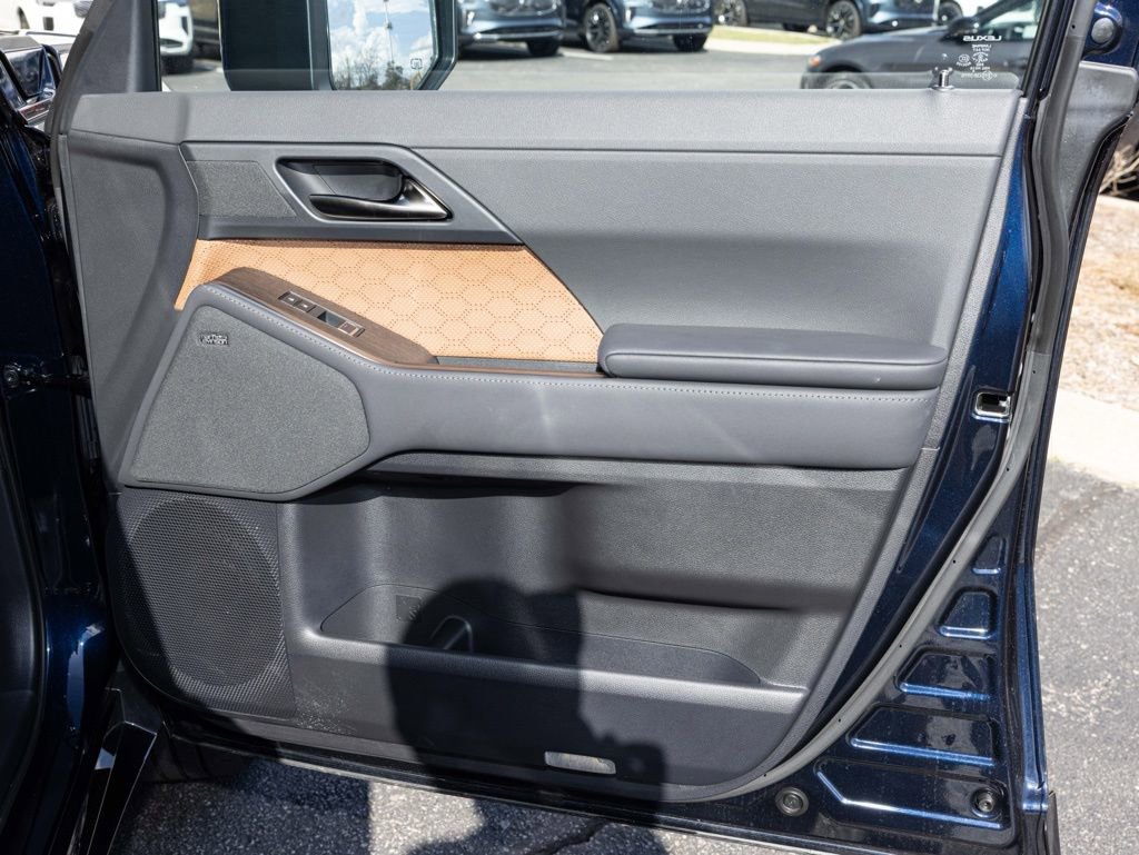 Used 2024 Lexus GX 550 w/ Accessory Package (2T) image 61