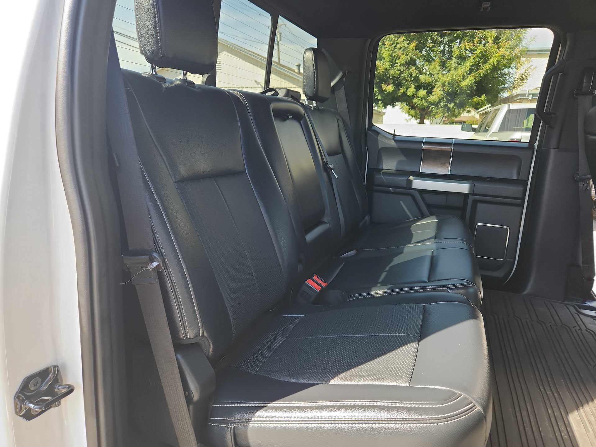 Used 2022 Ford F250 Lariat w/ Lariat Ultimate Package AWD/4WD image 27