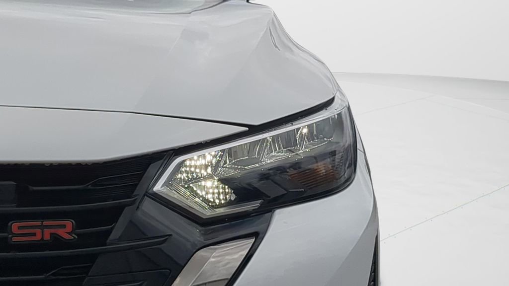 Certified 2024 Nissan Sentra SR FWD image 9