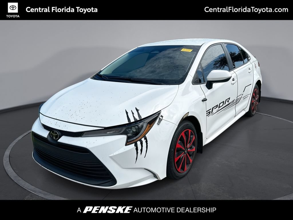 Used 2025 Toyota Corolla LE FWD image 1