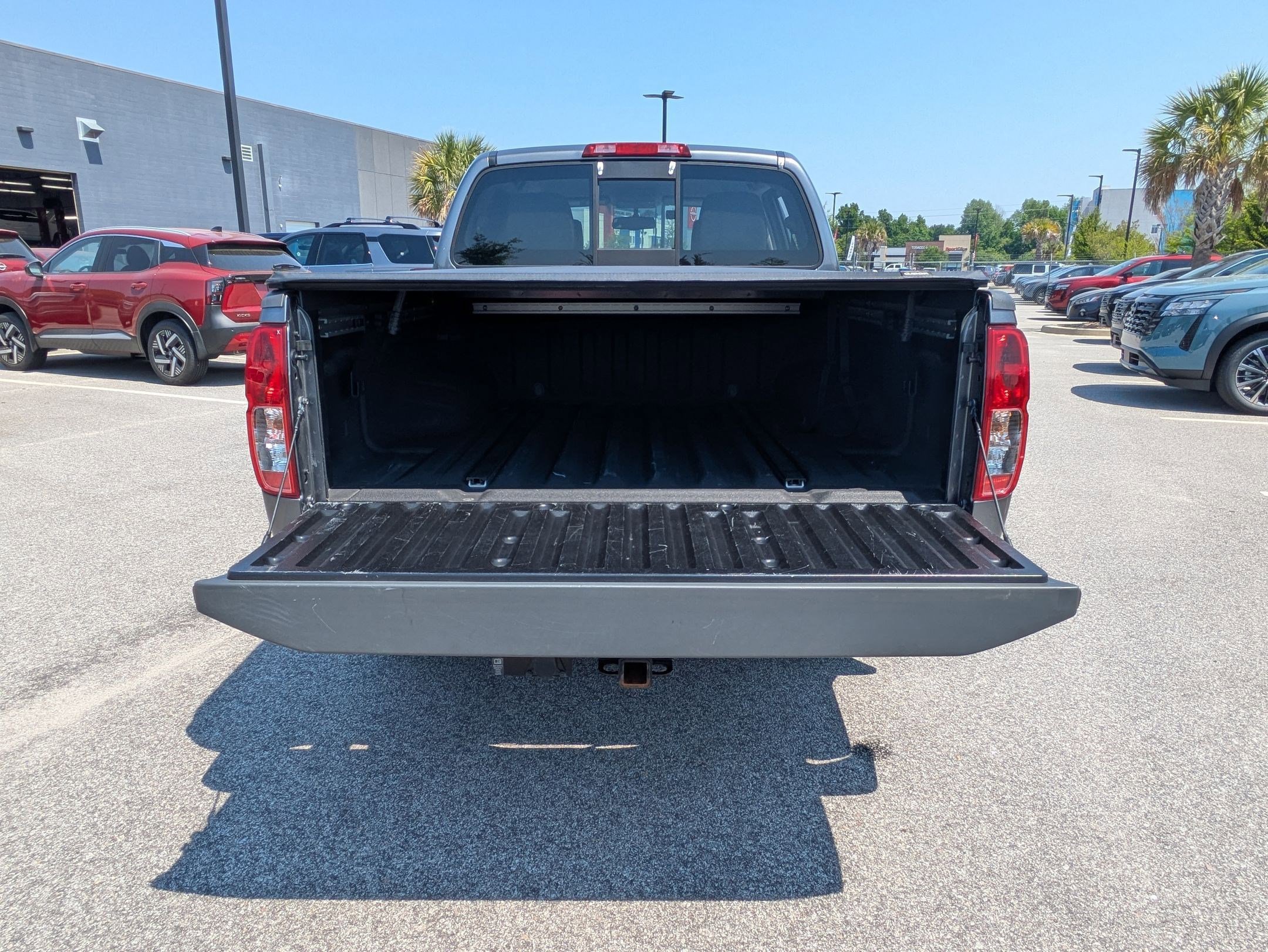 Certified 2020 Nissan Frontier SV w/ Midnight Edition Floor Mats RWD image 30