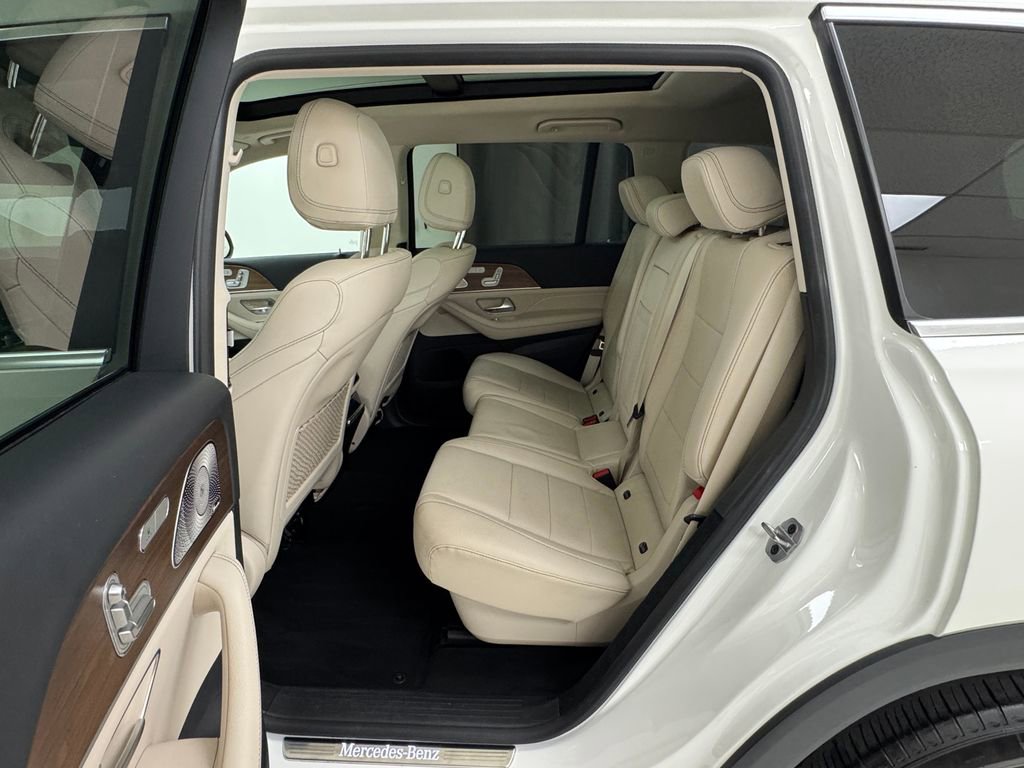 Used 2022 Mercedes-Benz GLS 450 4MATIC image 12