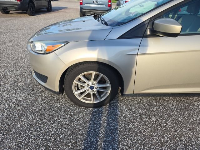 Certified 2018 Ford Focus SE FWD image 7