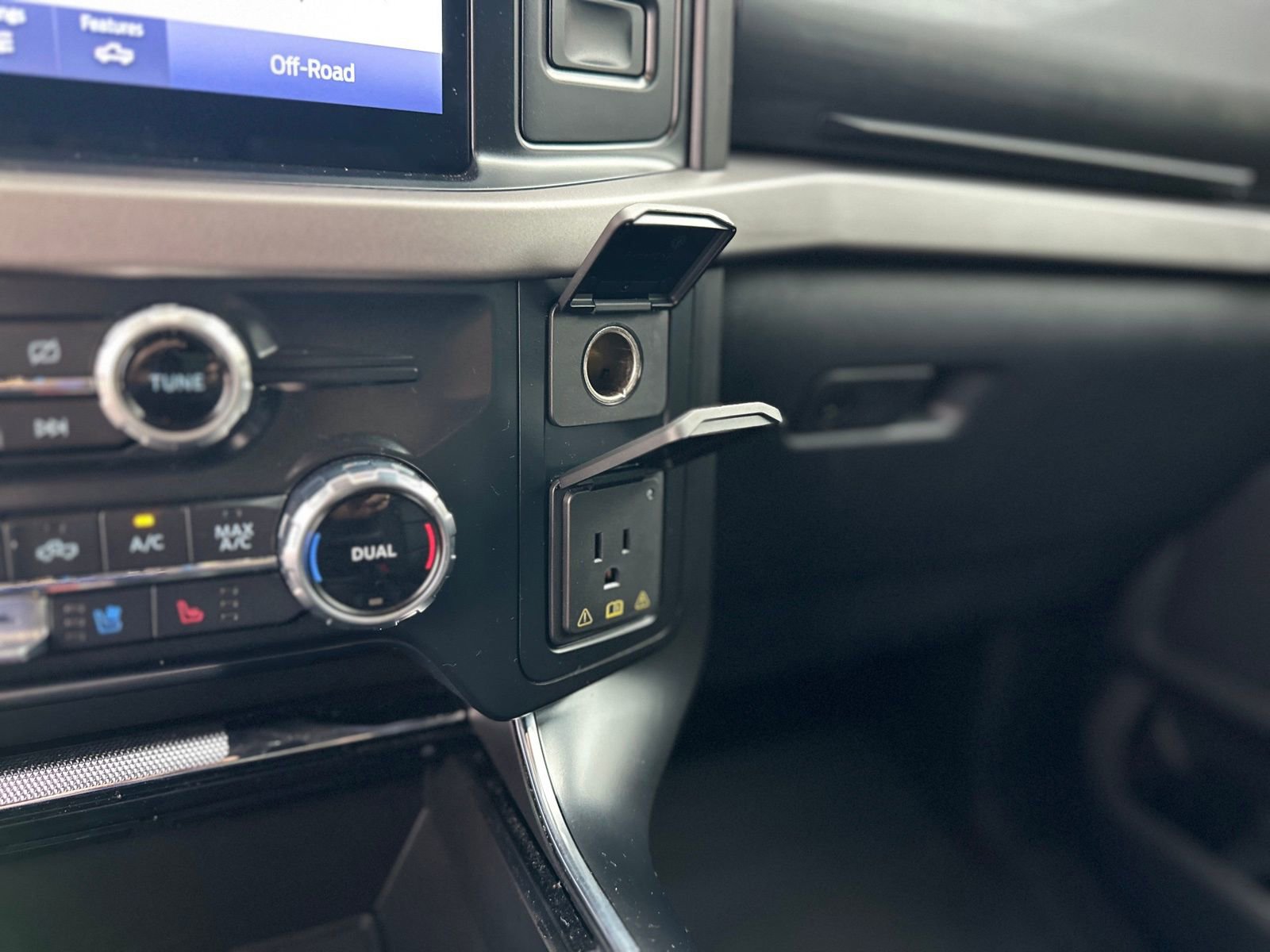 Used 2022 Ford F150 Raptor image 30