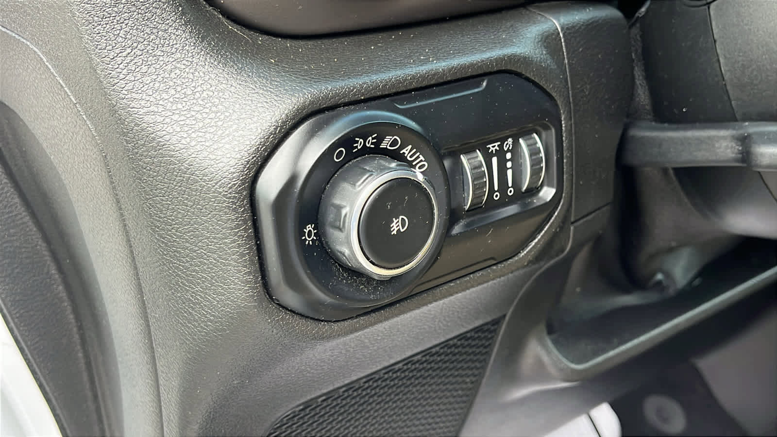 Used 2018 Jeep Wrangler Sport AWD/4WD image 25