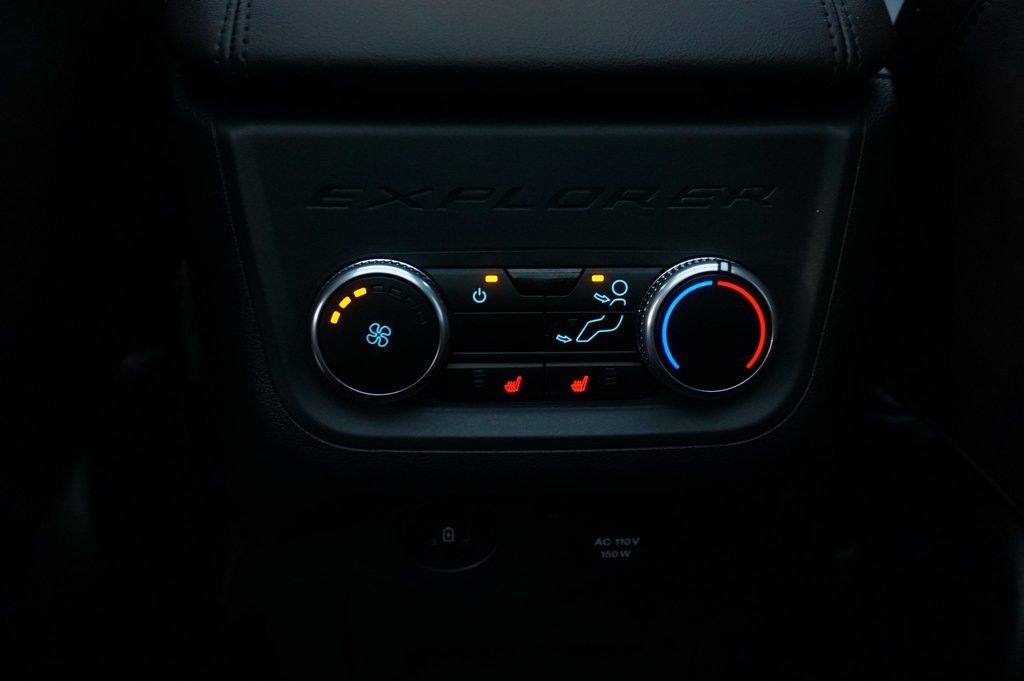 Used 2025 Ford Explorer Platinum w/ Ultimate Package image 33