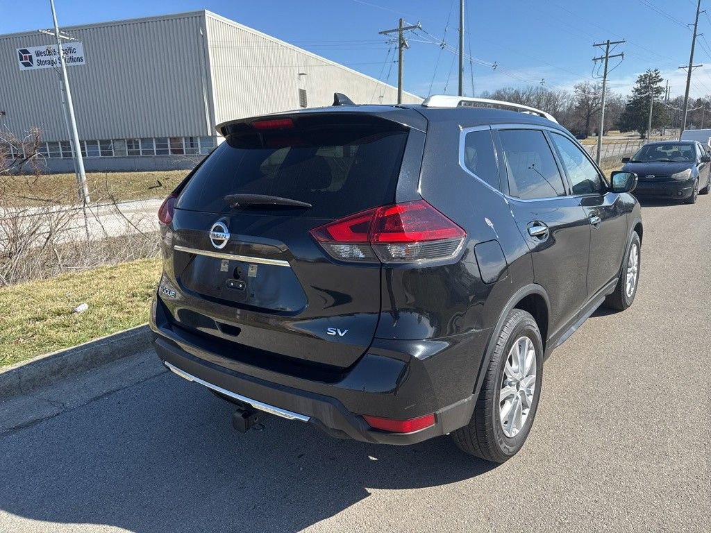 Used 2018 Nissan Rogue SV FWD image 3